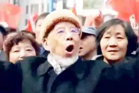 上海南京路快闪，“我和我的祖国”引燃春天，感动到泪目！视频封面