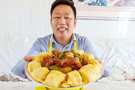 铁蛋儿这炖排骨做法真是一绝，2斤排骨炖一大锅，这样吃才叫过瘾
