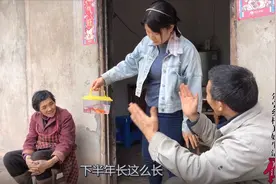 金鱼养在稻田里要长10斤，小英子爸爸说法对吗？真相到底怎样视频封面