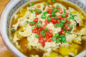肉片怎样上浆更滑嫩，大厨教你做正宗酸辣滑肉，不浑汤还新鲜视频封面