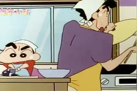 蜡笔小新：广志做饭，小新切菜，两人才明白家庭主妇的辛苦视频封面