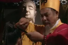方丈给徒弟剃度，但不管怎么用力，剃刀就是割不断徒弟的头发视频封面