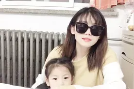 小侄女眼睛里有血块，去医院检查，血小板数目比常人低一半，心疼视频封面