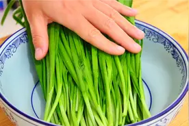 韭菜最忌用清水洗，不干净还不健康，教你正确洗法，农药残留跑光视频封面
