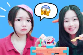 花甜和妹妹玩惩罚玩具，奇趣挖墙脚，输的人要戴无硼砂史莱姆帽子视频封面