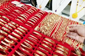 实拍中越边境浦寨东盟商贸城，里面好多越南金，价格便宜的离谱视频封面