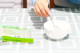 蒜和白糖混合在一起，能解决不少难题，家家户户都用得到！视频封面