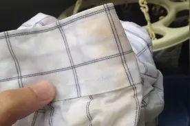 衣服染色了别着急？用这种水泡一泡，不管染上什么用都能轻松洗掉视频封面
