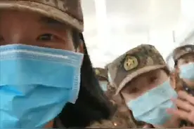 军队支援湖北医疗队悄悄离开武汉 女军医撤离时在机场忍不住哭了视频封面