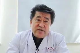 白天咳嗽轻，晚上咳嗽严重，这是怎么回事呢？听听老中医怎么说视频封面