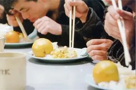 盘点香港监狱吃戏：一颗橙子，标配碟头饭，吴镇宇、林雪吃的真香视频封面