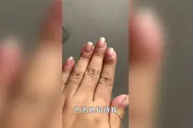 手指肿成“萝卜头” 一查竟是肺癌“找上门”视频封面