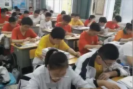 考前好彩头！高三家长送孩子礼物 四件物品谐音“高中一本”