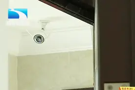 邻居装摄像头正对自家大门，主人质疑隐私被侵犯视频封面