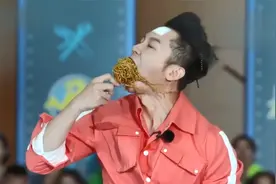 奔跑：挑战迎风吃泡面，谁料鹿晗豁出去了，陈赫：吃的最帅气！视频封面