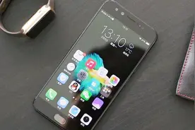 vivo开启隐私安全功能，给手机设好安全带，再也不怕朋友看到隐私视频封面