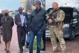 联合国秘书长抵达乌克兰，街头行走众人陪同，有士兵拿枪站旁把守视频封面