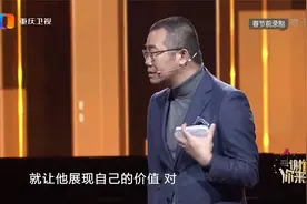 强势母亲对女儿太严格，每天逼她学钢琴，还经常对她动手视频封面