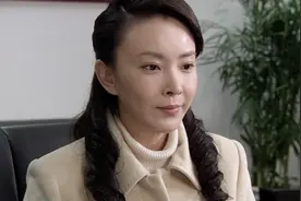 女人辞职也不看时机，领导已经焦头烂额，被教导视频封面