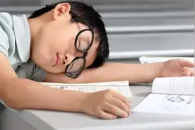 教育部：小学生每天睡眠应达10小时，初中9小时，高中8小时视频封面