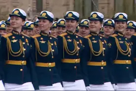 超燃神曲《moskau》动感好听，配上战斗民族盛大阅兵，太震撼了视频封面