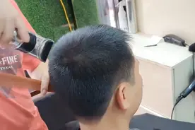 越剪越精神的“平头碎”发型，实用好打理，几乎适合所有男士视频封面