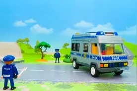 儿童友好巡逻队：消防车；警车；直升机；视频封面