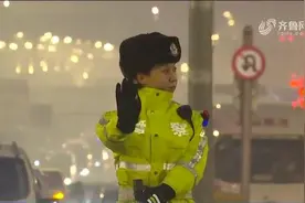 巾帼不让须眉！从警十三年不忘初心，她是“钉”在路口的最美警花视频封面
