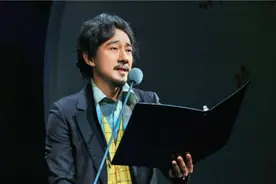 赵立新公费留学入瑞典籍发不当言论被点名驱逐出境，罪有应得视频封面