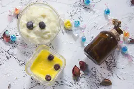 专属宝宝的无糖甜品来啦！蓝莓鲜奶布丁+甘蓝土豆泥，香甜细腻视频封面