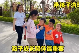 小丽带孩子外出游玩，老公全程悉心照顾西西，看孩子开心再累也值
