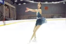 17岁花滑“小花”颜值成绩在线，来看她“高中生+运动员”的日常视频封面