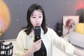 菲儿演唱歌曲《一开始说陪你到老的人现在他还在吗》，唱得真好听视频封面