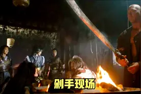 男人被砍去双手，没想到竟因祸得福，变身铁臂阿童木，惊悚电影视频封面