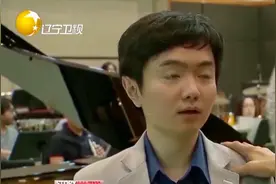 故事大王：钢琴天才沈文裕落魄后应邀办音乐会，弹琴能让他快乐视频封面