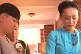 独家探访宁静拍摄片场，边化妆边背词，拍戏太辛苦丨影云视频封面