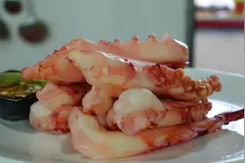 广式白灼章鱼腿的做法，配方和步骤全告诉你，厨房小白也能学会视频封面