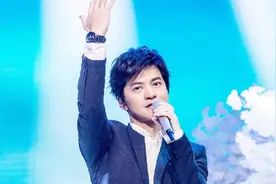 不愧是音乐诗人李健！早年刚出道一曲《你们》就已经崭露头角视频封面