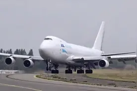 多架波音747一起起飞，见到了国航的货机了视频封面