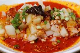 用大米做豆腐，只要两步，豆腐柔软光滑又筋道，红油一拌有食欲视频封面