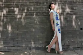 拍照不知道手往哪放？让你涨姿势，专业摄影师都会的摆姿技巧视频封面