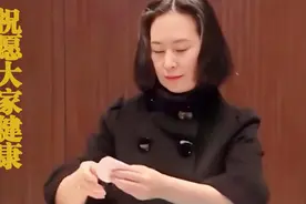 何超琼有多爱国：因没机会学中文而感到害怕，梦想就是学普通话！视频封面