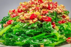 厨师长教你做清蒸茼蒿，不粘连不坨块有技巧，鲜嫩清脆出水少