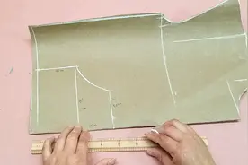 女士卫衣裁剪教程，裁缝姐教你制图打版，特别简单好学视频封面