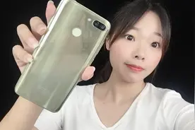 倒闭的金立手机，突然出现在拼多多售卖，体验后薛之谦都要哭了！视频封面