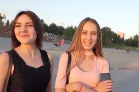 俄罗斯姑娘长得漂亮，身材也很好，为何结婚后秒变大妈？视频封面