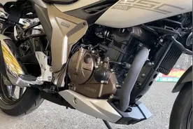 1.59万！铃木极客飒250街车，配ABS，质感真不赖，听听声浪如何？视频封面