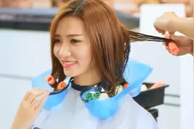 女人过了30岁长发都应该试一试这样烫，时尚，优雅，很给力视频封面