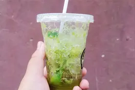 32元买半杯冰，网红泰式手打柠檬茶要交多少智商税？