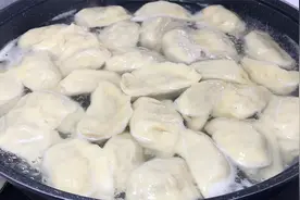 夏天爱出汗，多给家人吃这馅饺子，营养又美味，出锅一口一个真香视频封面